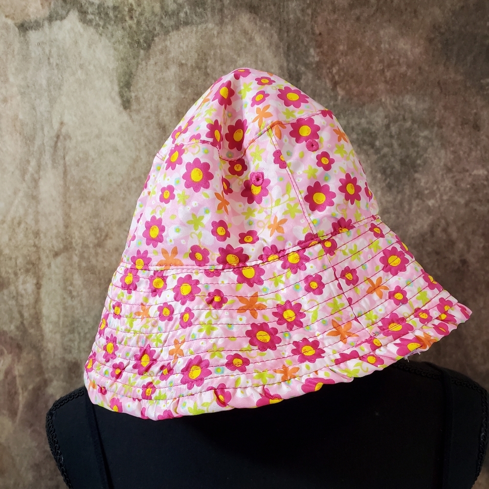 Bucket hat